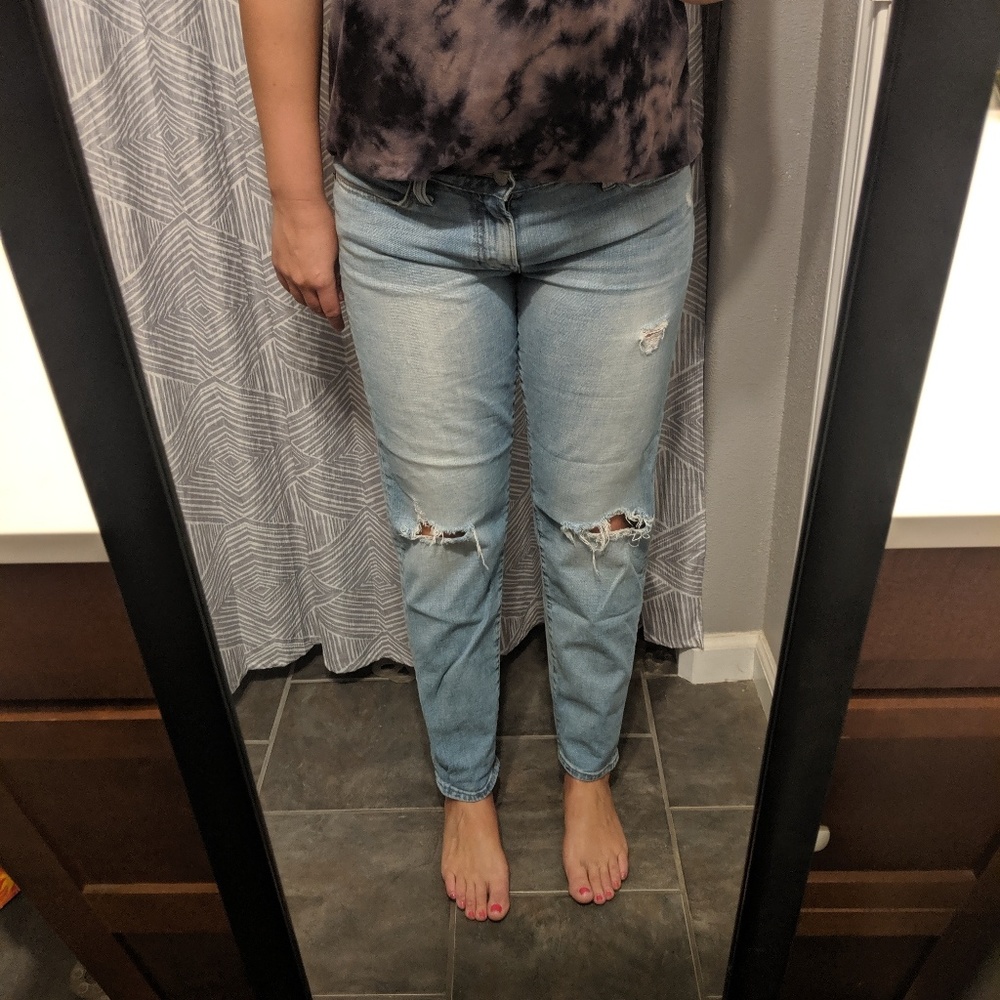 Lucky brand distressed jean